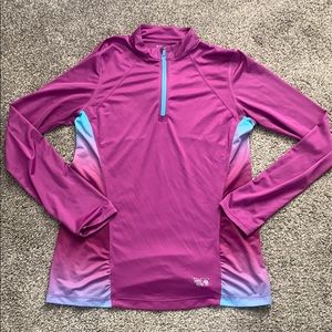 Mountain hardware active shirt sz large